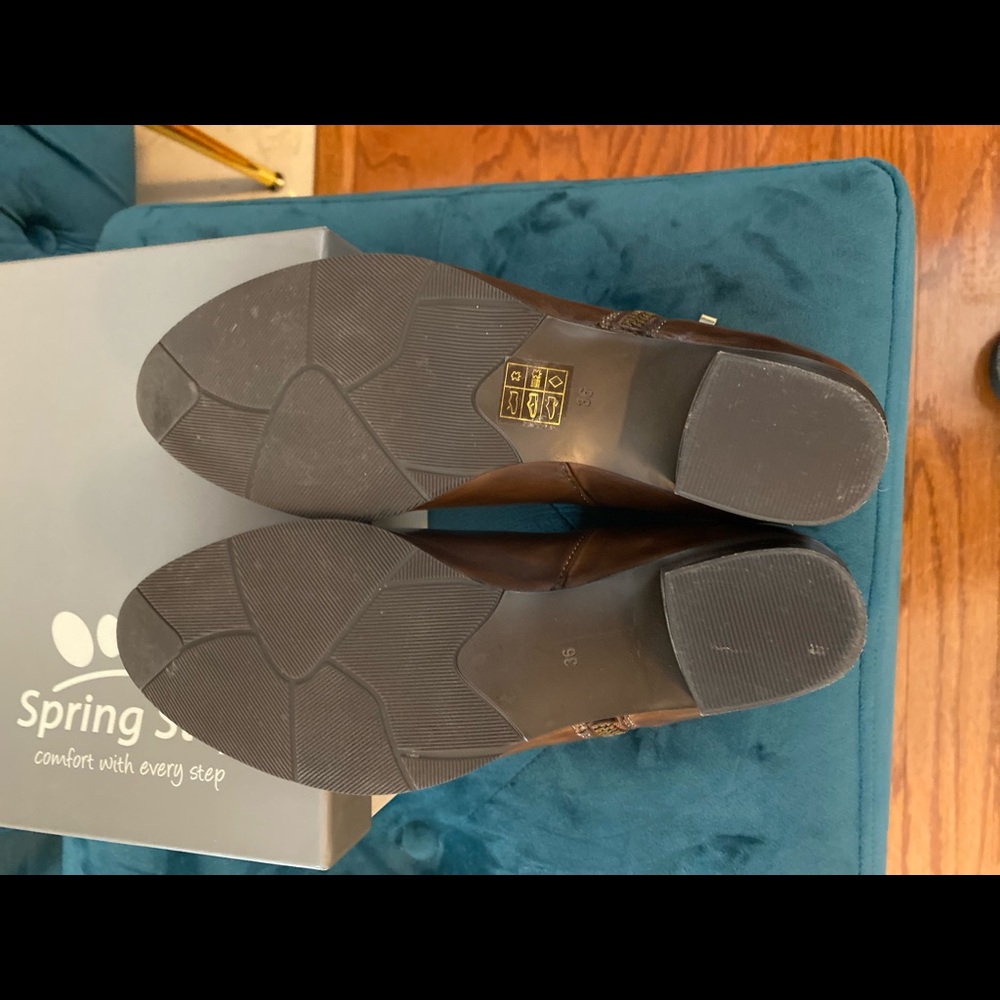 Spring Step booties - Picture 3 of 4